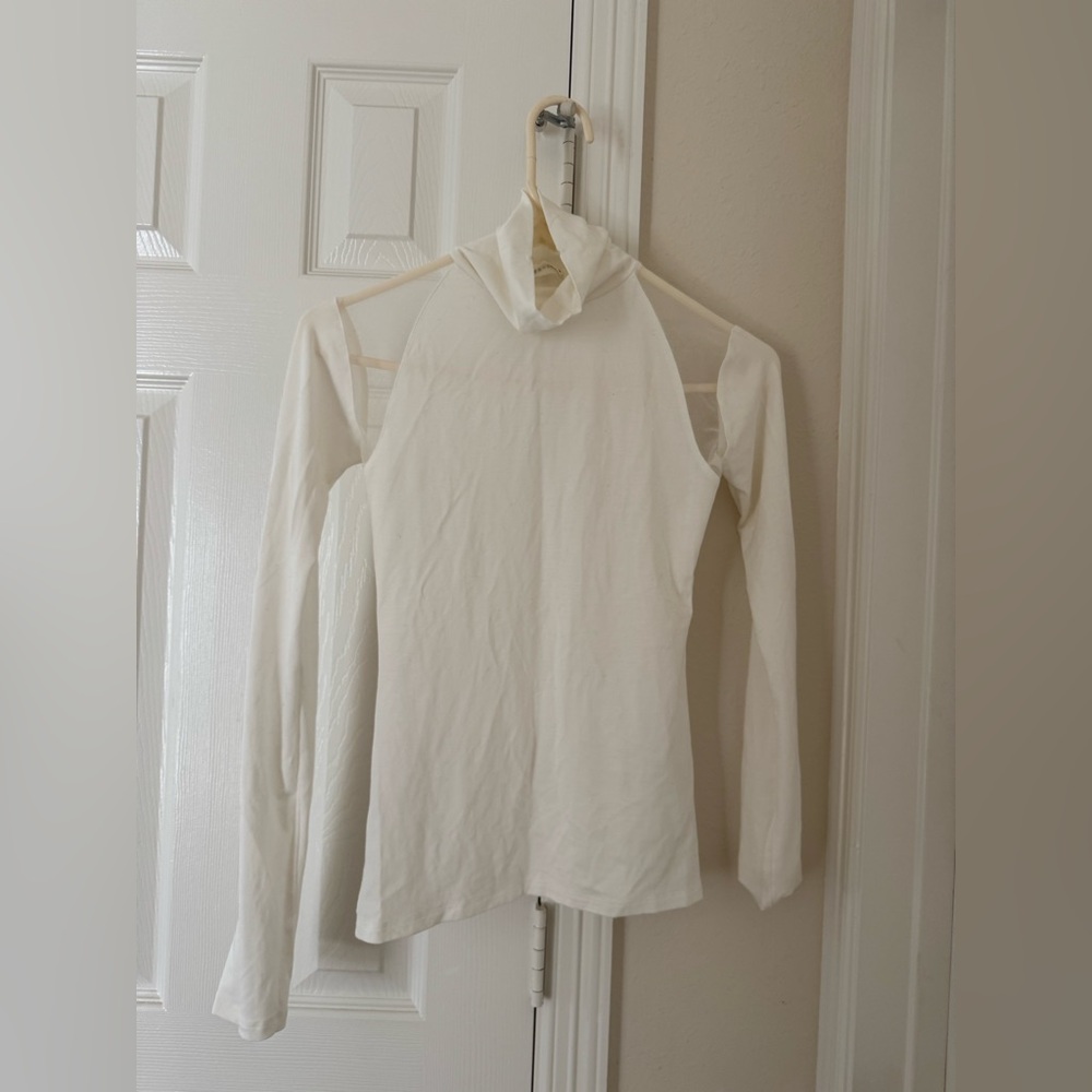 Marcela - white  Cold-Shoulder Long Sleeve Top - size XS